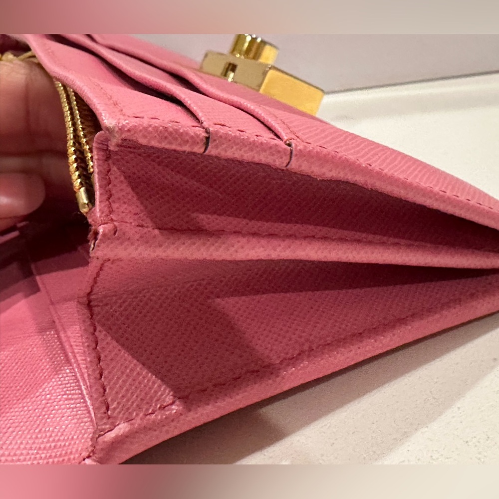 !!Sold!! PRADA SAFFIANO Lock Wallet NWOT - Picture 9 of 14